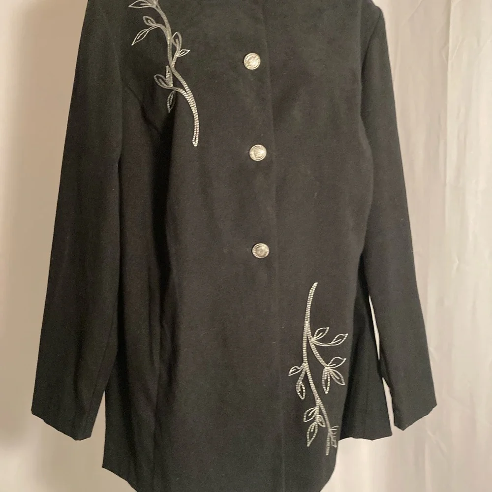 Helene blake embroidered top button down 14 w